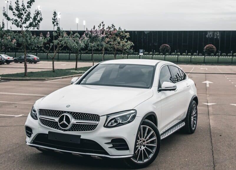 a white mercedes benz benz benz benz benz benz benz benz benz benz benz benz benz